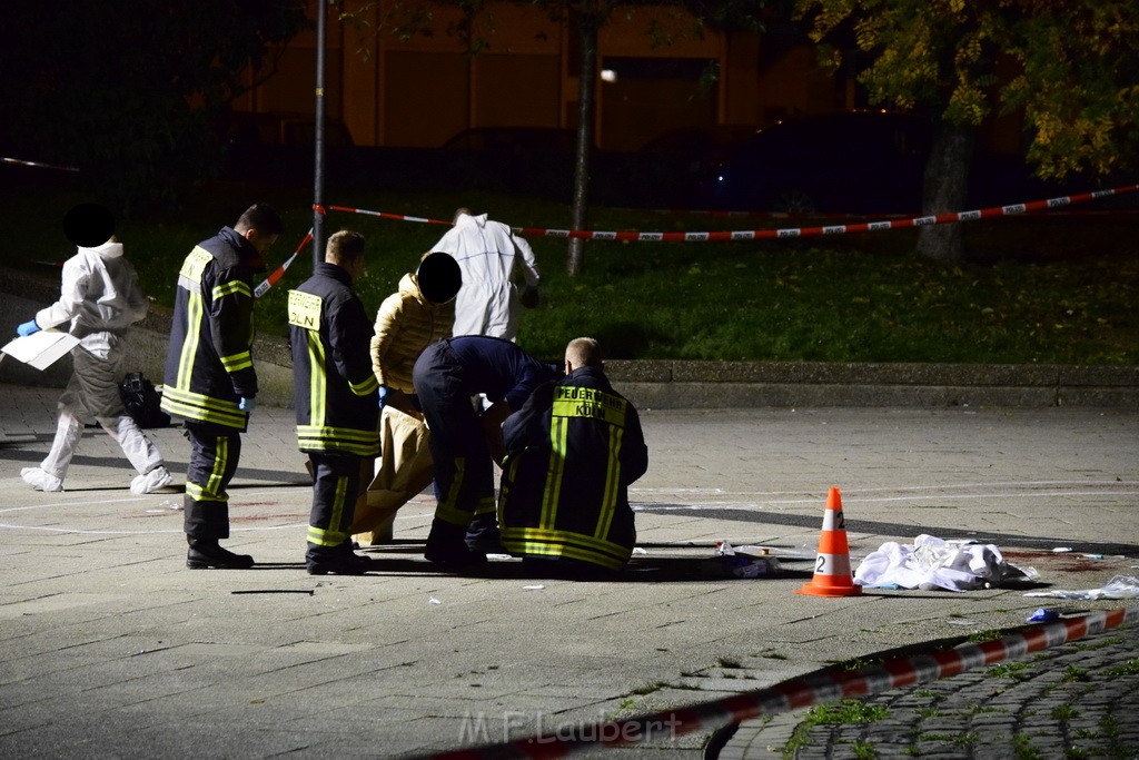 Einsatz BF Messerstecherei Koeln Neustadt Nord Eberplatz Platzmitte P208.JPG - Miklos Laubert